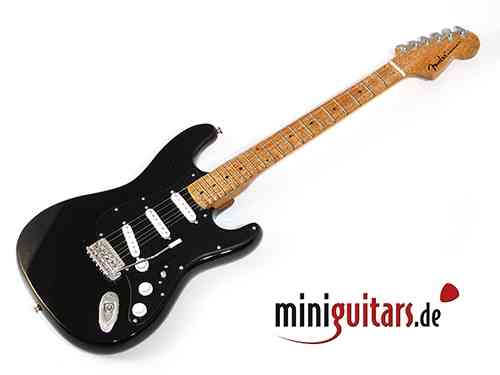 Strat F - Black Pickguard - Black