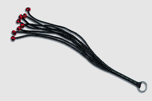 Peitsche mit "Ring der O" 8 zügig 60 cm weiches Leder mit roten Spitzen