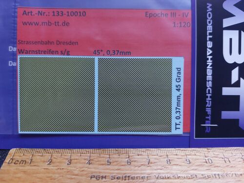 Zubehördecal, Warnstreifen s/g, 45°, 0,37mm, UV-Technik, III-IV, TT