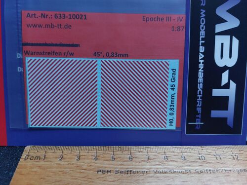 Zubehördecal, Warnstreifen r/w, 45°, 0,83mm, UV-Technik, III-IV, H0