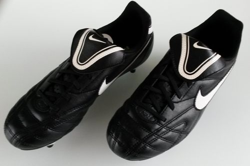 (396) Nike Tiempo Natural III SG football boots size 5.5 BNIB