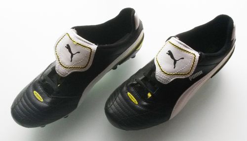 (413) Puma Esito i FG  JR football boots Size 5.5 BNIB