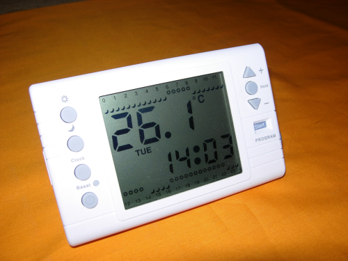 LARGE LCD PROGRAMMABLE VOLT FREE ROOM THERMOSTAT