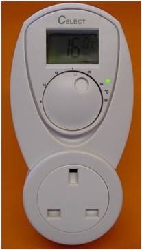 UK PLUG IN HEATING ONLY LCD THERMOSTAT 13AMP 240(-5°C ~ +25°C)