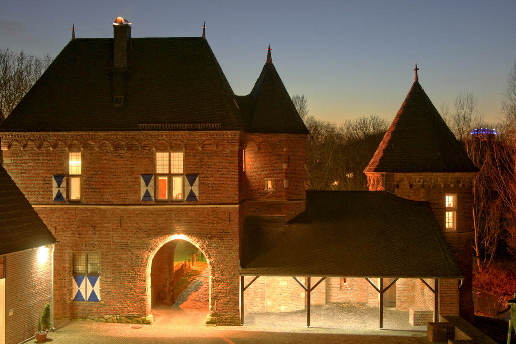 Vorburg_mit_Schmiede_innen