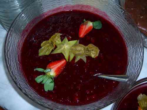 Rote Grütze mit Vanillesauce