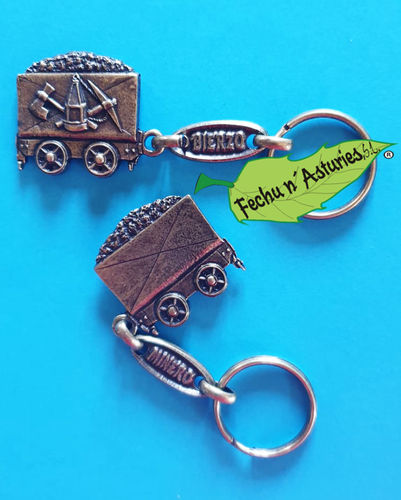 Llavero vagoneta con calabrote "BIERZO MINERO" acabado en latón envejecido y embolsado.