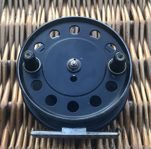 MILBRO 'PELICAN' 4'' - Good value centre pin