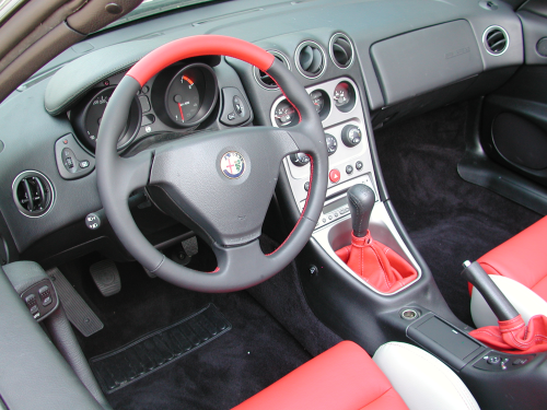 Alfa Romeo Lenkrad mit Leder beziehen