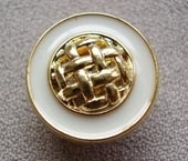 Gilded metallic rim button