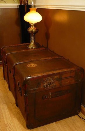 19th Century large steamer trunk 'coffee table'\\n\\n05/04/2015 23:23