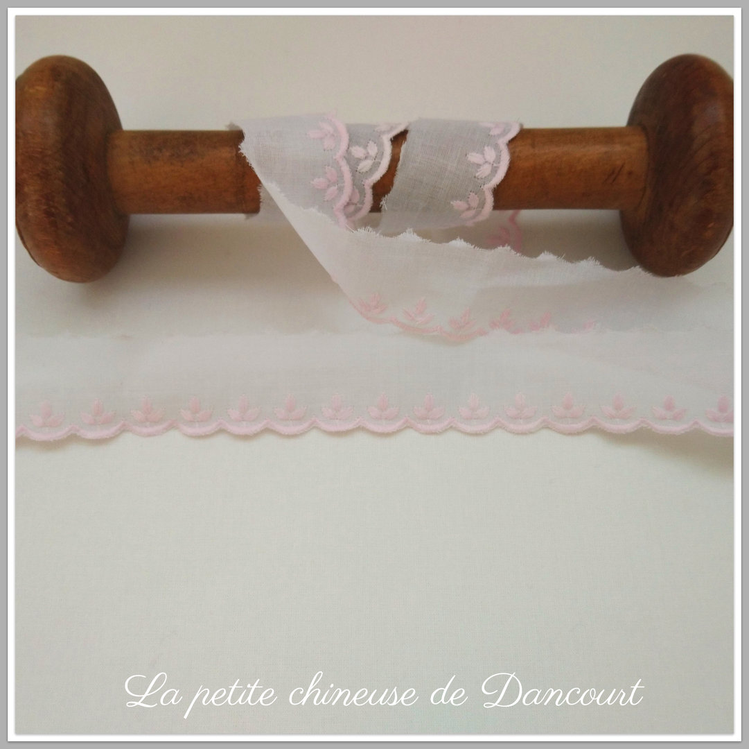 Broderie Anglaise douceur rose