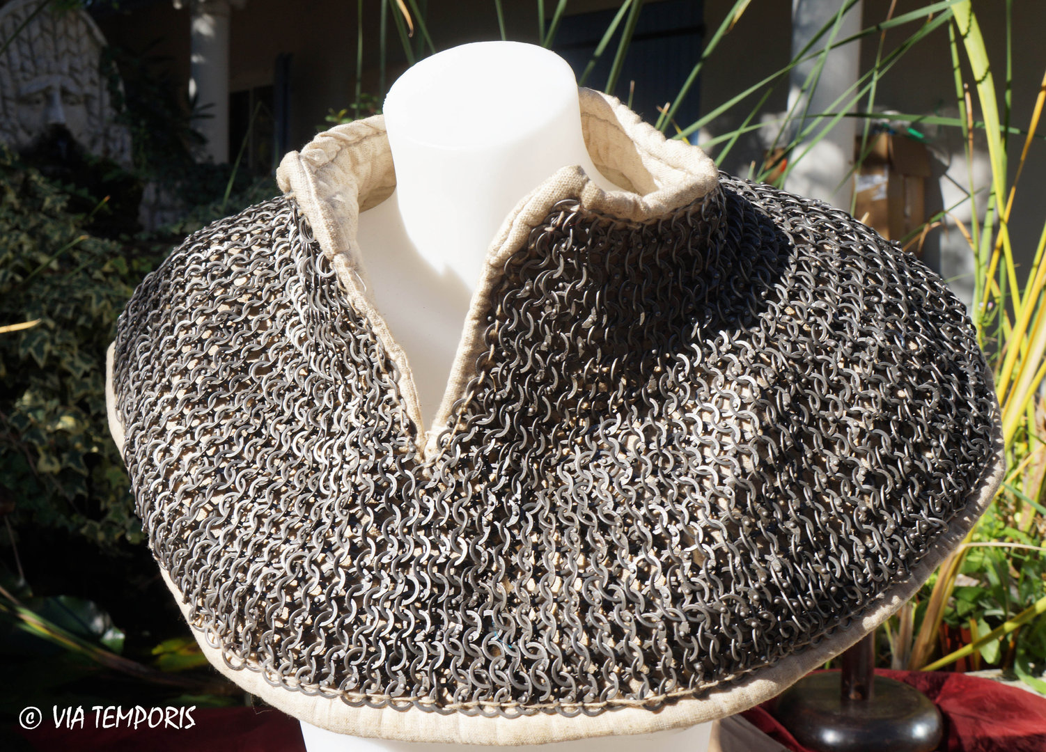 PADDED CHAINMAIL COLLAR WITH RIVETED MESH 8 MM