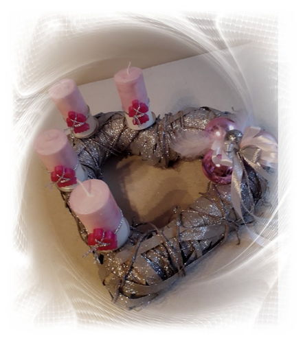 Adventskranz Herzform rosa/Silber Gösse ca. 35cm x 35 cm Kerzen weiss/rosa Perlmutt